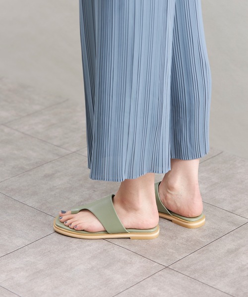 Fabby fabby（ファビィーファビィー）の「トングフラットサンダル（サンダル・レディース・ブラウン/ホワイト/パイソン/ブラック/ライトグリーン・MEDIUM/SS/LARGE/SMALL）」の15枚目の写真