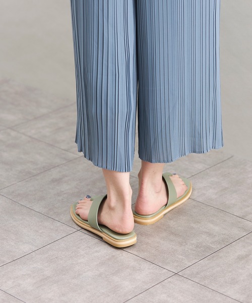 Fabby fabby（ファビィーファビィー）の「トングフラットサンダル（サンダル・レディース・ブラウン/ホワイト/パイソン/ブラック/ライトグリーン・MEDIUM/SS/LARGE/SMALL）」の14枚目の写真