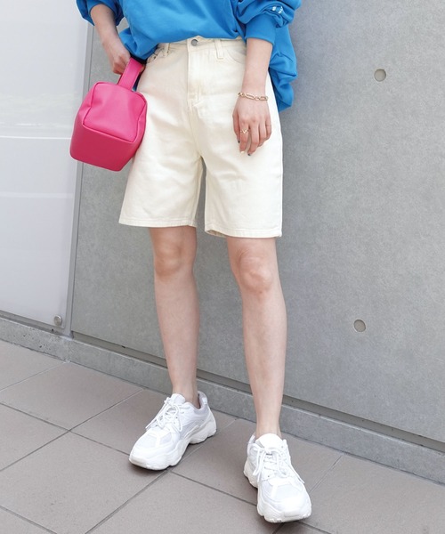 CORNERS（コーナーズ）の「デニムバミューダパンツ（デニムパンツ・レディース・ホワイト/ブラック/ブルー/アイボリー・M）」の3枚目の写真