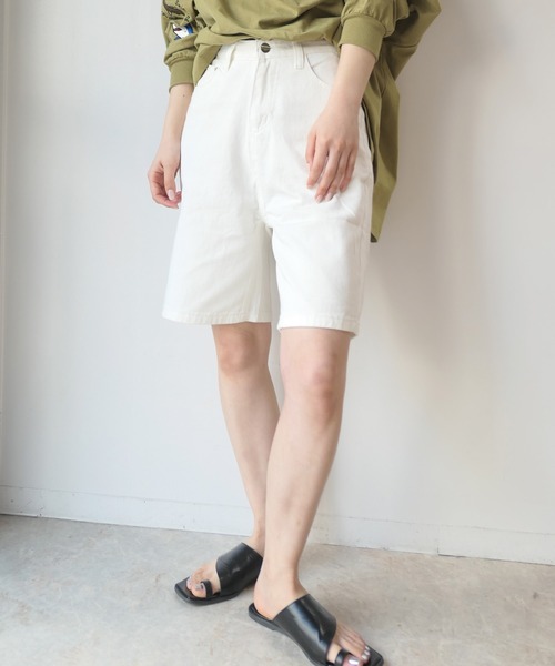 CORNERS（コーナーズ）の「デニムバミューダパンツ（デニムパンツ・レディース・ホワイト/ブラック/ブルー/アイボリー・M）」の21枚目の写真