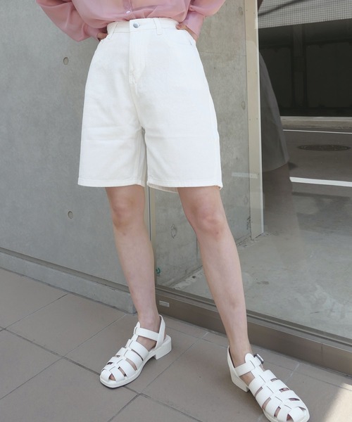 CORNERS（コーナーズ）の「デニムバミューダパンツ（デニムパンツ・レディース・ホワイト/ブラック/ブルー/アイボリー・M）」の5枚目の写真