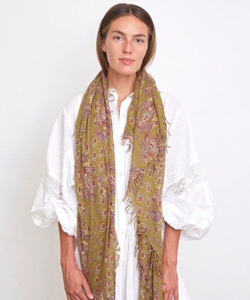 CHAN LUU（チャンルー）の「ペイズリー柄 カシミヤシルク ストール BRH-SC-531（ストール/ショール・レディース・オリーブ/イエロー・フリー）」の3枚目の写真