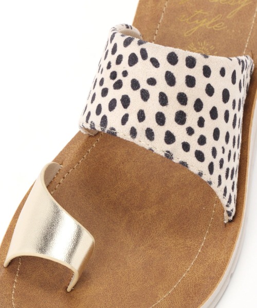 studio CLIP（スタディオクリップ）の「サムリング楽トングサンダル（サンダル・レディース・ブラック/ベージュ/オフホワイト・LARGE/X-LARGE/MEDIUM/SMALL）」の5枚目の写真