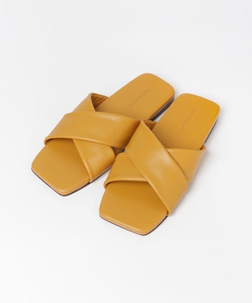 WANDERUNG　flat leather sandals