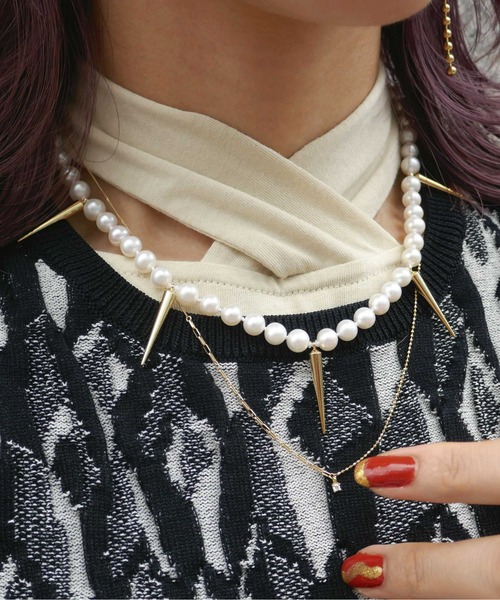 e.m.（イーエム）の「スタッズ×パールネックレス（ネックレス・レディース・ホワイト×ゴールド・FREE）」の14枚目の写真