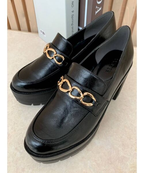 RESEXXY（リゼクシー）の「チェーンデザインローファー（ローファー・レディース・ブラック/ブラウン・SMALL/LARGE/MEDIUM）」の2枚目の写真