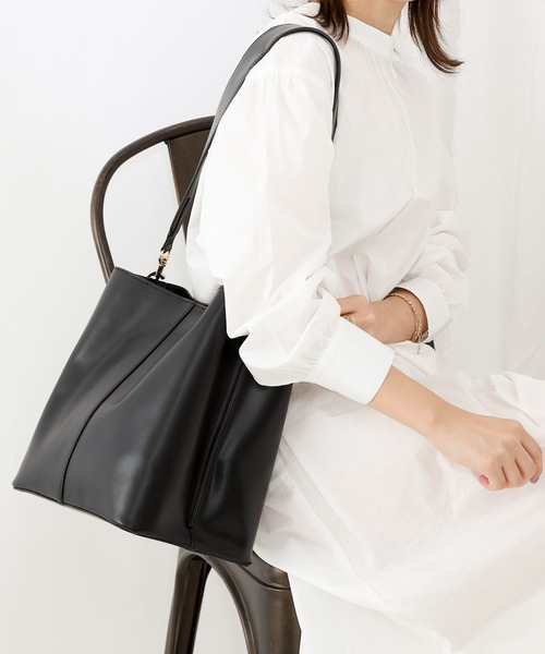 COLONY 2139（コロニートゥーワンスリーナイン）の「バケツ型縦長ショルダーバッグ（ショルダーバッグ・レディース・ブラック/モカ/ベージュ/キャメル・FREE）」の2枚目の写真