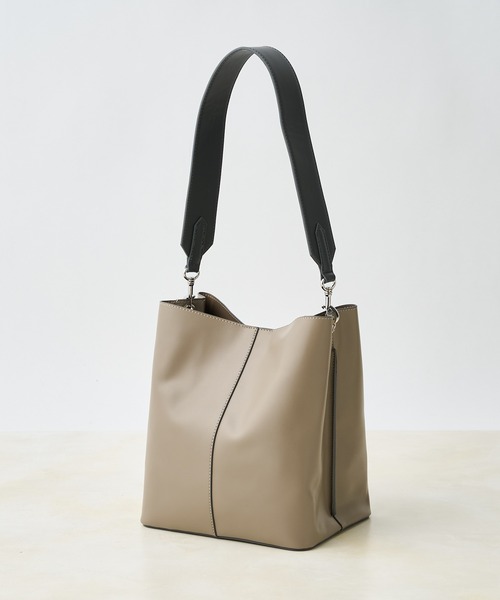 COLONY 2139（コロニートゥーワンスリーナイン）の「バケツ型縦長ショルダーバッグ（ショルダーバッグ・レディース・ブラック/モカ/ベージュ/キャメル・FREE）」の10枚目の写真