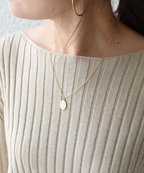 SHIPS（シップス）の「ミニオーバルコインネックレス（ネックレス・レディース・ゴールド/シルバー・ONE SIZE）」の2枚目の写真
