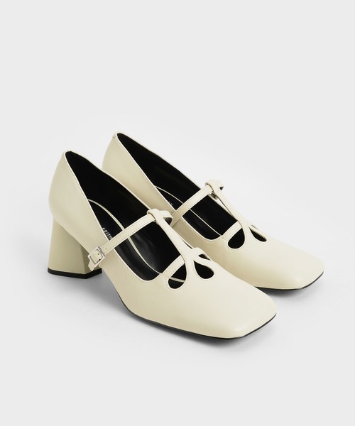 CHARLES & KEITH(チャールズ & キース)の「パテントダブルストラップ メリージェーンパンプス / Patent Double Strap Mary Jane Pumps(パンプス・レディース・ブラック/オフホワイト/シルバー・22.5cm/23cm/23.5cm/24.5cm/25cm/25.5cm)」の5枚目の写真