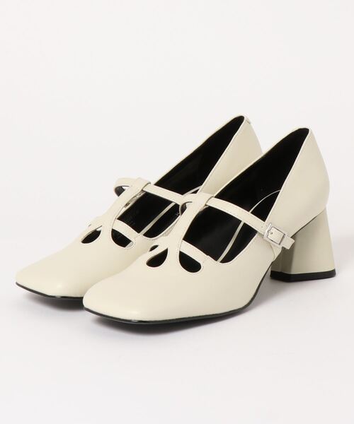 CHARLES & KEITH(チャールズ & キース)の「パテントダブルストラップ メリージェーンパンプス / Patent Double Strap Mary Jane Pumps(パンプス・レディース・ブラック/オフホワイト/シルバー・22.5cm/23cm/23.5cm/24.5cm/25cm/25.5cm)」の11枚目の写真