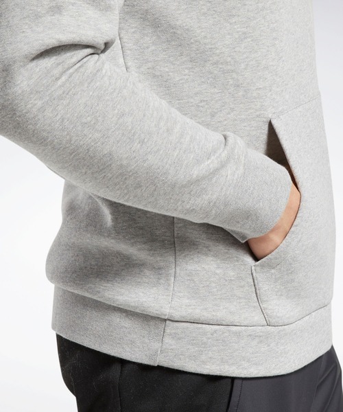 Reebok（リーボック）の「トレーニング エッセンシャルズ フリース フーディー / Training Essentials Fleece Hoodie（パーカー・メンズ・ヘザーグレー/ブラック/ネイビー/レッド・MEDIUM/X-SMALL/SMALL/XXX-LARGE/XX-LARGE/LARGE/X-LARGE）」の5枚目の写真