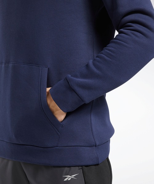 Reebok（リーボック）の「トレーニング エッセンシャルズ フリース フーディー / Training Essentials Fleece Hoodie（パーカー・メンズ・ヘザーグレー/ブラック/ネイビー/レッド・MEDIUM/X-SMALL/SMALL/XXX-LARGE/XX-LARGE/LARGE/X-LARGE）」の9枚目の写真