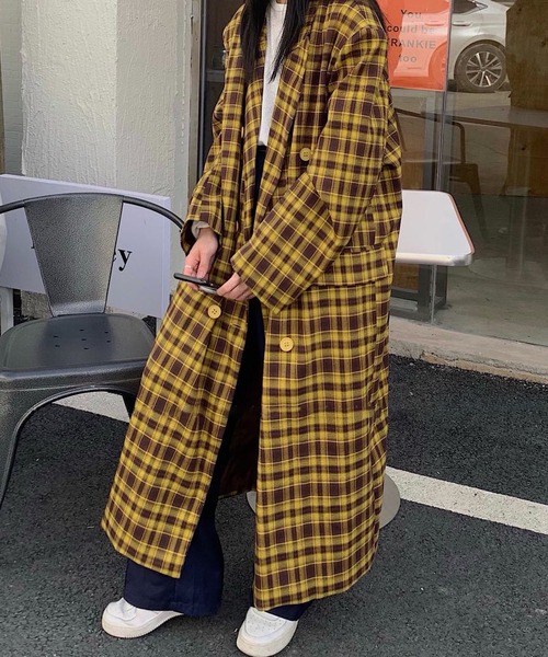 me+em select(ミームセレクト)の「オーバーショルダーレトロチェックロングコート(チェスターコート・レディース・ブラウン/グリーン/イエロー/ブルー・FREE)」の4枚目の写真