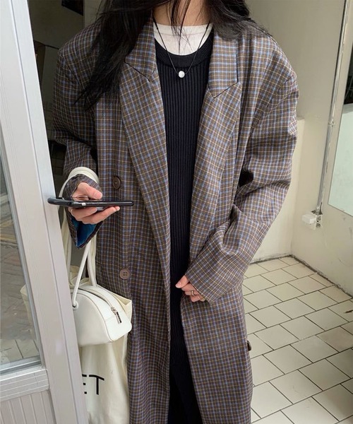 me+em select(ミームセレクト)の「オーバーショルダーレトロチェックロングコート(チェスターコート・レディース・ブラウン/グリーン/イエロー/ブルー・FREE)」の11枚目の写真