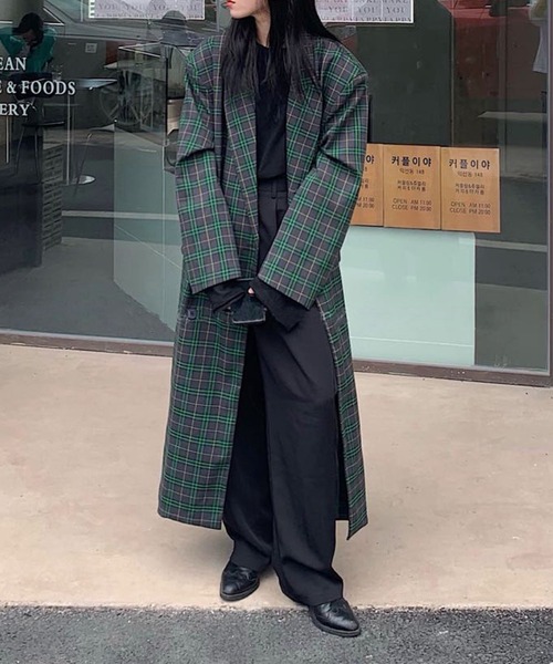 me+em select(ミームセレクト)の「オーバーショルダーレトロチェックロングコート(チェスターコート・レディース・ブラウン/グリーン/イエロー/ブルー・FREE)」の6枚目の写真