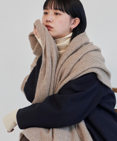 Aunt Marie's(アントマリーズ)の「カシミヤ100%ストール(日本製)(ストール/ショール・レディース・チャコールグレー/ベージュ/アイボリー・FREE)」の8枚目の写真