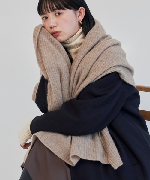 Aunt Marie's(アントマリーズ)の「カシミヤ100%ストール(日本製)(ストール/ショール・レディース・チャコールグレー/ベージュ/アイボリー・FREE)」の6枚目の写真