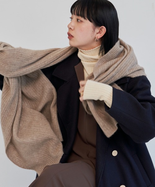 Aunt Marie's(アントマリーズ)の「カシミヤ100%ストール(日本製)(ストール/ショール・レディース・チャコールグレー/ベージュ/アイボリー・FREE)」の5枚目の写真