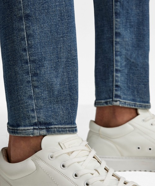G-STAR（ジースター）の「D-STAQ 3D SLIM JEANS/スリムテーパード（デニムパンツ・メンズ・ライトインディゴブルー・28/30/29/30/30/30/32/30/31/30/26/30/27/30/36/32/29/32/30/32/31/32/28/32/32/32/33/30/34/30/34/32/33/32）」の4枚目の写真