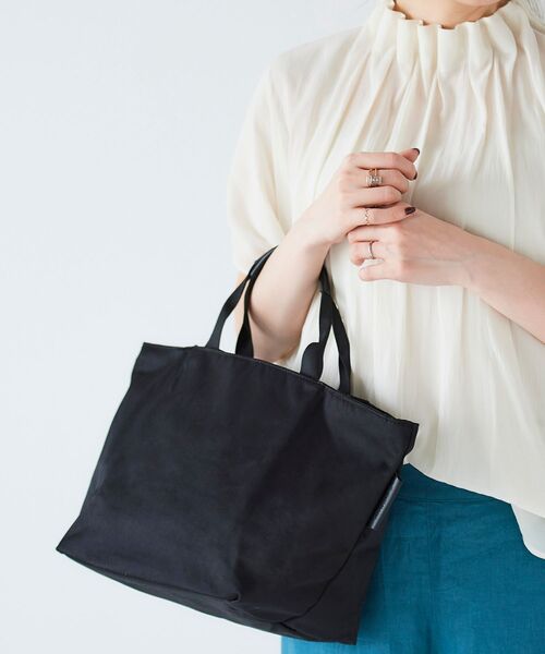 le.coeur blanc（ルクールブラン）の「ナイロンユーティリティトート（トートバッグ・レディース・ベージュ/ブラウン/ブラック・FREE）」の4枚目の写真