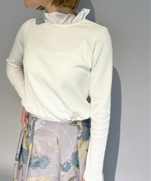 襟フリルカットソー