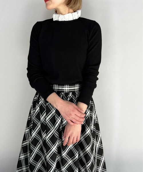 DIARIUM（ディアリウム）の「襟フリルカットソー（Tシャツ/カットソー・レディース・ブラック/オフホワイト・M）」の2枚目の写真