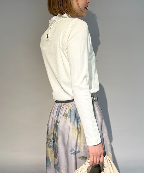 DIARIUM（ディアリウム）の「襟フリルカットソー（Tシャツ/カットソー・レディース・ブラック/オフホワイト・M）」の4枚目の写真