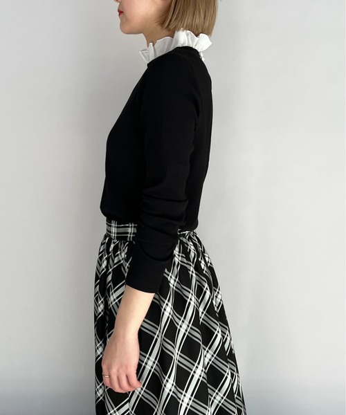 DIARIUM（ディアリウム）の「襟フリルカットソー（Tシャツ/カットソー・レディース・ブラック/オフホワイト・M）」の14枚目の写真