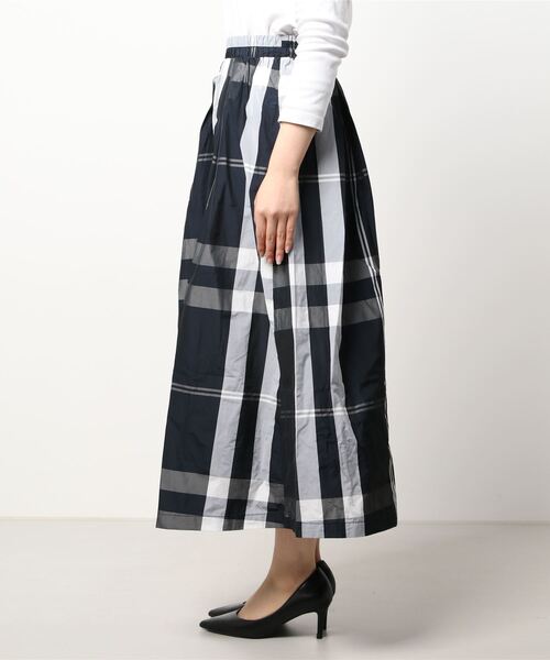 Shelly island（シェリーアイランド）の「大柄チェックロングスカート（スカート・レディース・ホワイト/ブラック・FREE）」の4枚目の写真