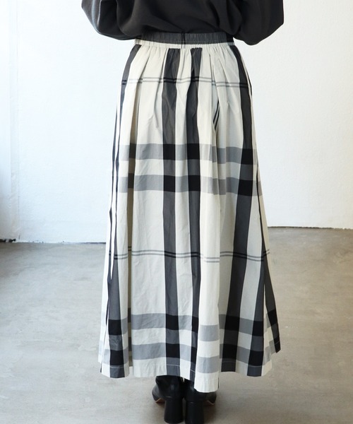 Shelly island（シェリーアイランド）の「大柄チェックロングスカート（スカート・レディース・ホワイト/ブラック・FREE）」の3枚目の写真
