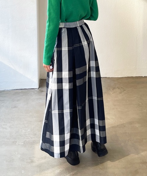 Shelly island（シェリーアイランド）の「大柄チェックロングスカート（スカート・レディース・ホワイト/ブラック・FREE）」の6枚目の写真