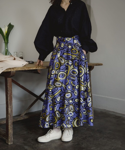 eL(エル)の「【eL】Super Flare Skirt/266070(スカート・レディース・ブラック/パープル系その他/ライトベージュ・FREE)」の1枚目の写真