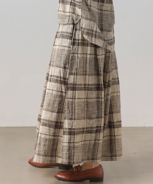 OMNES(オムネス)の「スラブチェックギャザーロングスカート(スカート・レディース・マスタード/グレイッシュベージュ/グリーン・FREE)」の10枚目の写真
