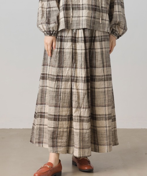 OMNES(オムネス)の「スラブチェックギャザーロングスカート(スカート・レディース・マスタード/グレイッシュベージュ/グリーン・FREE)」の14枚目の写真