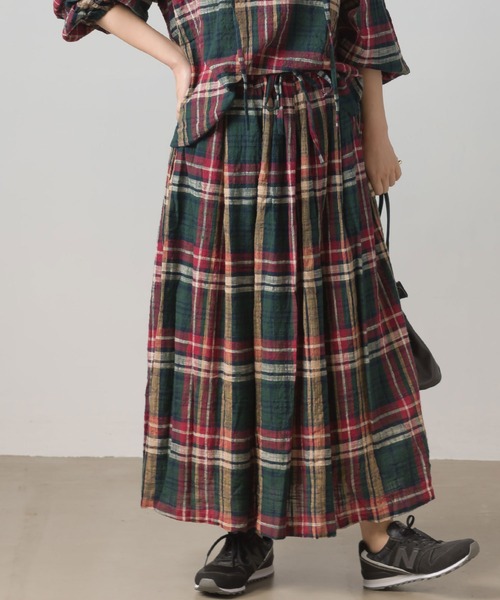 OMNES(オムネス)の「スラブチェックギャザーロングスカート(スカート・レディース・マスタード/グレイッシュベージュ/グリーン・FREE)」の15枚目の写真