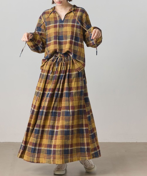 OMNES(オムネス)の「スラブチェックギャザーロングスカート(スカート・レディース・マスタード/グレイッシュベージュ/グリーン・FREE)」の20枚目の写真