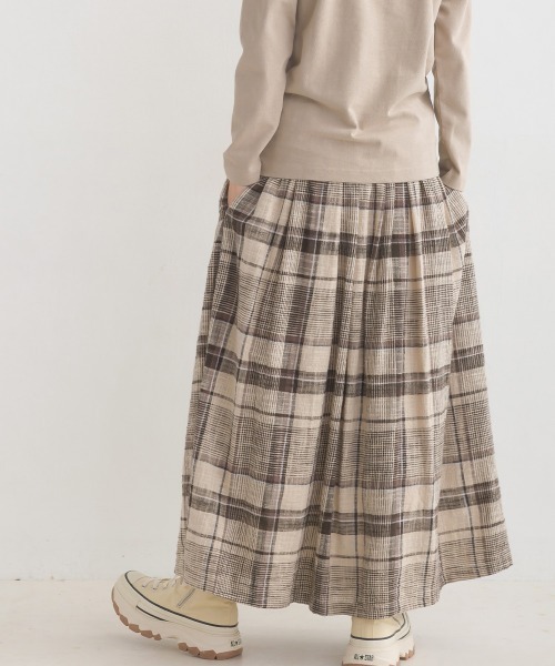 OMNES(オムネス)の「スラブチェックギャザーロングスカート(スカート・レディース・マスタード/グレイッシュベージュ/グリーン・FREE)」の6枚目の写真