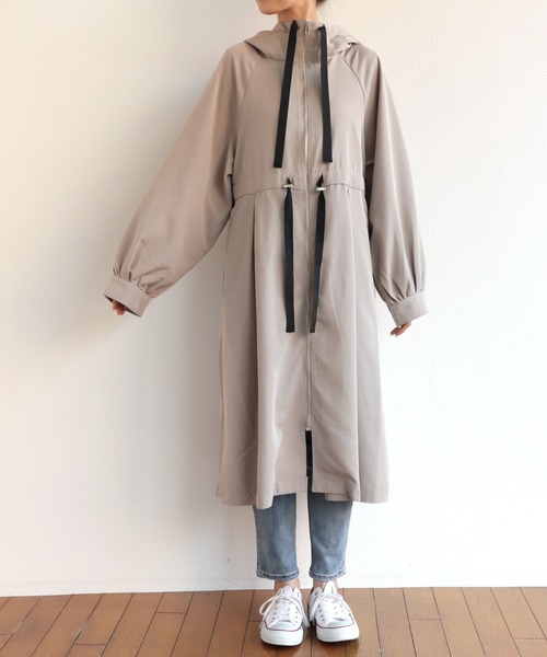 andme（アンドミー）の「配色テープドローストリングマウンテンパーカー（マウンテンパーカー・レディース・ブラック/アイボリー/グレイッシュベージュ/カーキ・M）」の5枚目の写真