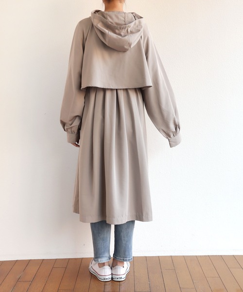 andme（アンドミー）の「配色テープドローストリングマウンテンパーカー（マウンテンパーカー・レディース・ブラック/アイボリー/グレイッシュベージュ/カーキ・M）」の10枚目の写真