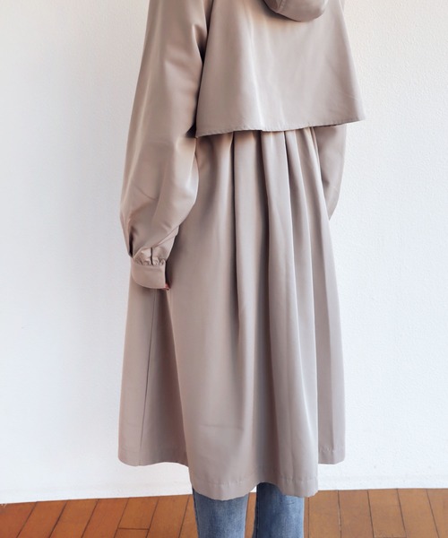 andme（アンドミー）の「配色テープドローストリングマウンテンパーカー（マウンテンパーカー・レディース・ブラック/アイボリー/グレイッシュベージュ/カーキ・M）」の18枚目の写真