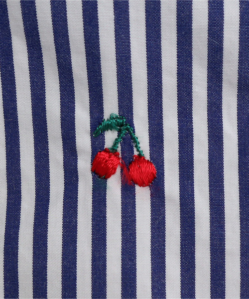 CHILD WOMAN(チャイルドウーマン)の「ストライプチェリー刺繍丸衿キャップスリーブ ブラウス(シャツ/ブラウス・レディース・ブルー・FREE)」の7枚目の写真