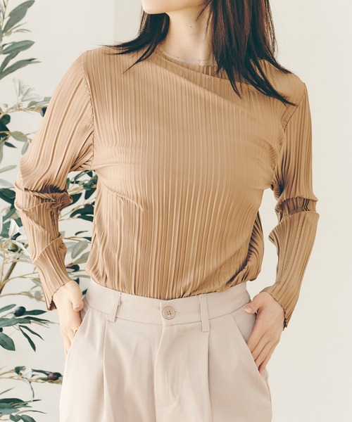 Lamoa(ラモア)の「Lamoa/プリーツ デザイン クラシカル トップス(Tシャツ/カットソー・レディース・ホワイト/ネイビー/ブラウン・FREE)」の1枚目の写真