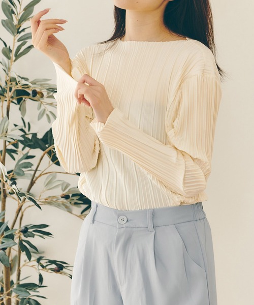 Lamoa(ラモア)の「Lamoa/プリーツ デザイン クラシカル トップス(Tシャツ/カットソー・レディース・ホワイト/ネイビー/ブラウン・FREE)」の2枚目の写真