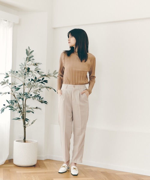 Lamoa(ラモア)の「Lamoa/プリーツ デザイン クラシカル トップス(Tシャツ/カットソー・レディース・ホワイト/ネイビー/ブラウン・FREE)」の10枚目の写真