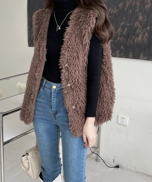 emi+（エミプラス）の「ボリュームファーベスト（ダウンベスト）」 - WEAR