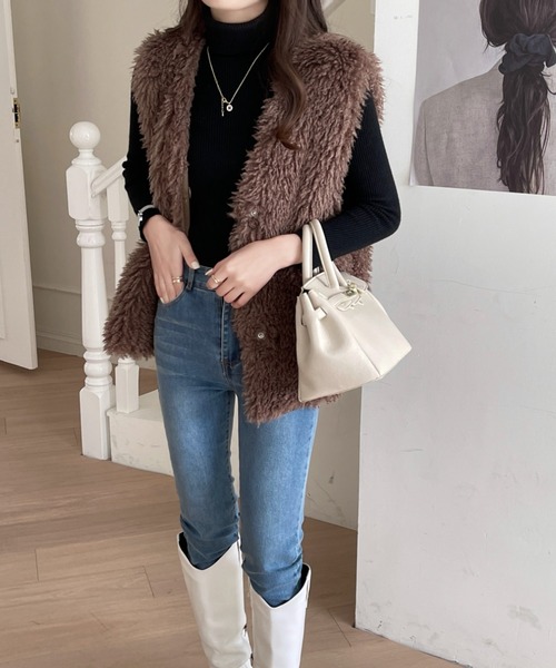 emi+（エミプラス）の「ボリュームファーベスト（ダウンベスト）」 - WEAR