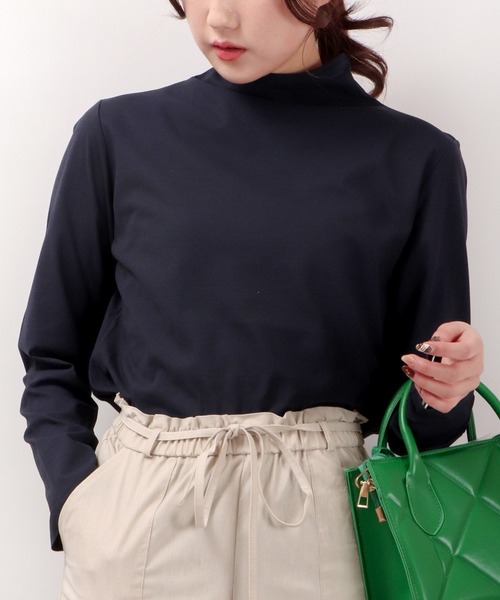 BRODIAEA（ブローディア）の「BRODIAEA UVカット/コスメプラス ボトルネック（Tシャツ/カットソー・レディース・ブラック/ベージュ/ネイビー/オフホワイト/ターコイズブルー/ライム/シルバーグレー・M/L）」の6枚目の写真