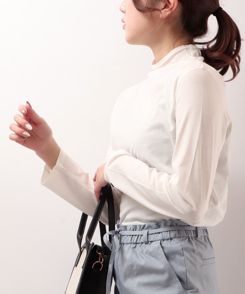 BRODIAEA（ブローディア）の「BRODIAEA UVカット/コスメプラス ボトルネック（Tシャツ/カットソー・レディース・ブラック/ベージュ/ネイビー/オフホワイト/ターコイズブルー/ライム/シルバーグレー・M/L）」の11枚目の写真