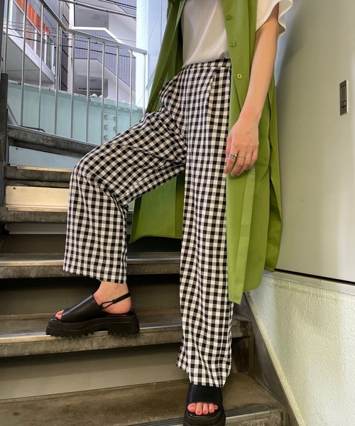 ＪＵＧＬＡＮＳ（ユグランス）の「☆ 一枚持っておけば間違いナシ。ギンガムチェックストレートパンツ　30502H234（その他パンツ・レディース・グリーン/ブラック/テラコッタ・FREE）」の7枚目の写真